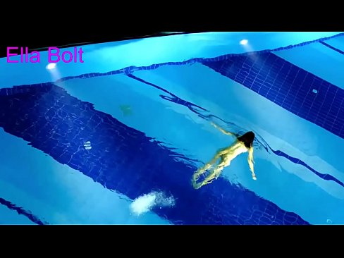 ❤️ എനിക്ക് കാണുന്നത് നിർത്താൻ കഴിയില്ല, ELLA BOLT റിസോർട്ട് പൂളിൽ നഗ്നയായി നീന്തുന്ന യുവ സുന്ദരിയെ പിടികൂടി ️ അനൽ അശ്ലീലം ഞങ്ങളിൽ ️❤